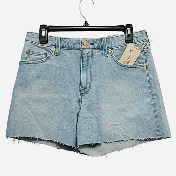 Universal Thread Vintage Mini Jean Shorts (Light Wash) - Picture 4 of 6